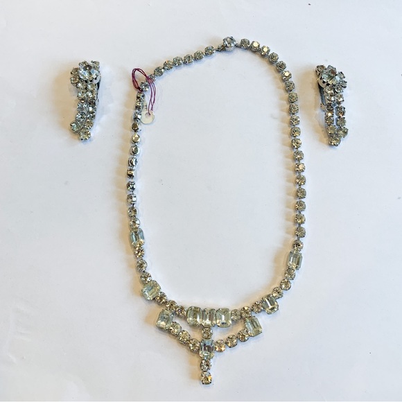 Vintage Rhinestone necklace and Earrings Set. - Picture 2 of 11